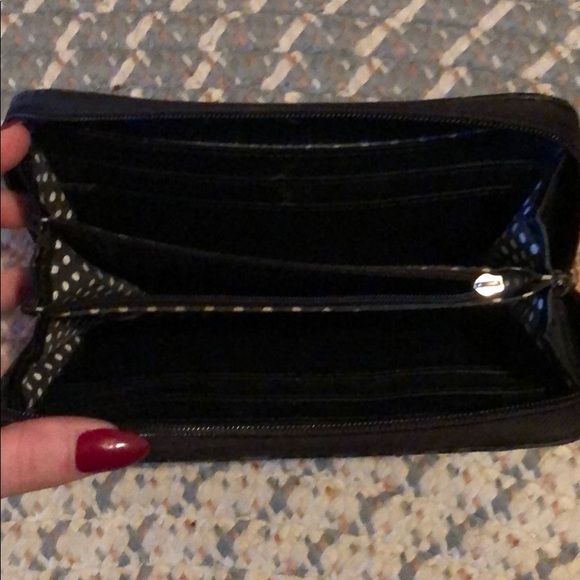 Guess Wallet - Picture 2 of 2